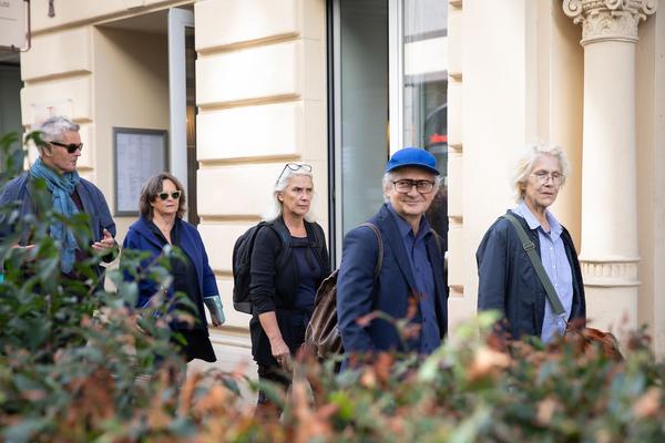 "Is this the real life? Is this just fantasy?" Temporäre Kunstprojekte im öffentlichen Raum der Josefstadt (Josefstädter Plätzefest, 18.9.2020) https://www.koer.or.at/projekte/josefstaedter-plaetzefest | Foto: eSeL Foto: eSeL.at - Lorenz Seidler