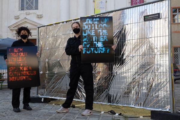 "Is this the real life? Is this just fantasy?" Temporäre Kunstprojekte im öffentlichen Raum der Josefstadt (Josefstädter Plätzefest, 18.9.2020) https://www.koer.or.at/projekte/josefstaedter-plaetzefest | Foto: eSeL Foto: eSeL.at - Lorenz Seidler
