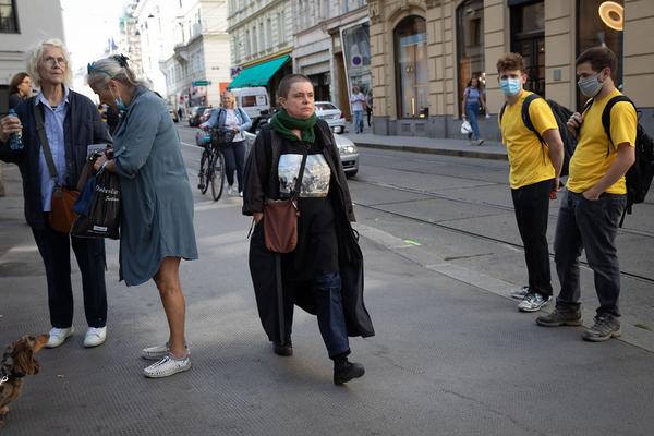 "Is this the real life? Is this just fantasy?" Temporäre Kunstprojekte im öffentlichen Raum der Josefstadt (Josefstädter Plätzefest, 18.9.2020) https://www.koer.or.at/projekte/josefstaedter-plaetzefest | Foto: eSeL Foto: eSeL.at - Lorenz Seidler
