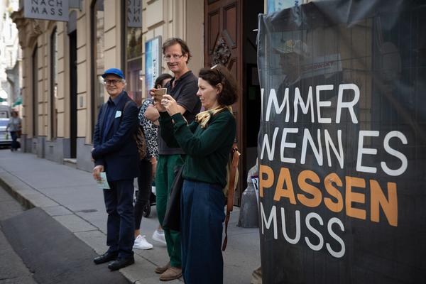 "Is this the real life? Is this just fantasy?" Temporäre Kunstprojekte im öffentlichen Raum der Josefstadt (Josefstädter Plätzefest, 18.9.2020) https://www.koer.or.at/projekte/josefstaedter-plaetzefest | Foto: eSeL Foto: eSeL.at - Lorenz Seidler