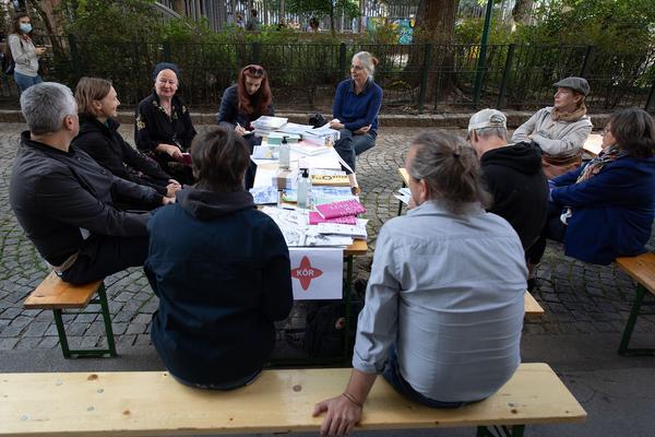 "Is this the real life? Is this just fantasy?" Temporäre Kunstprojekte im öffentlichen Raum der Josefstadt (Josefstädter Plätzefest, 18.9.2020) https://www.koer.or.at/projekte/josefstaedter-plaetzefest | Foto: eSeL Foto: eSeL.at - Lorenz Seidler