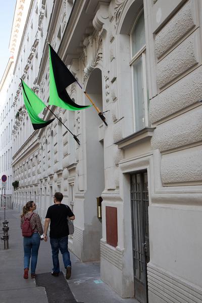 "Is this the real life? Is this just fantasy?" Temporäre Kunstprojekte im öffentlichen Raum der Josefstadt (Josefstädter Plätzefest, 18.9.2020) https://www.koer.or.at/projekte/josefstaedter-plaetzefest | Foto: eSeL Foto: eSeL.at - Lorenz Seidler