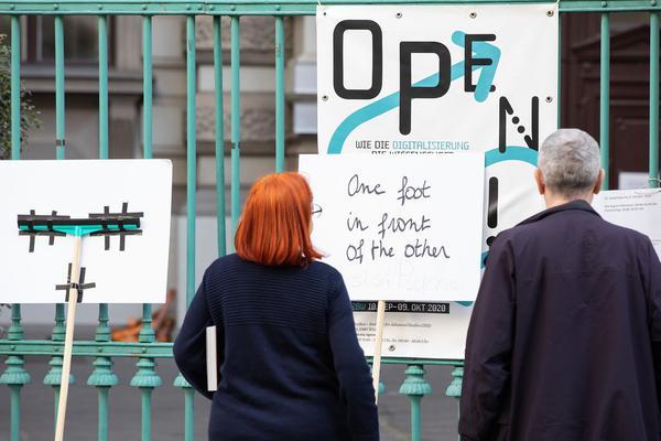 "Is this the real life? Is this just fantasy?" Temporäre Kunstprojekte im öffentlichen Raum der Josefstadt (Josefstädter Plätzefest, 18.9.2020) https://www.koer.or.at/projekte/josefstaedter-plaetzefest | Foto: eSeL Foto: eSeL.at - Lorenz Seidler
