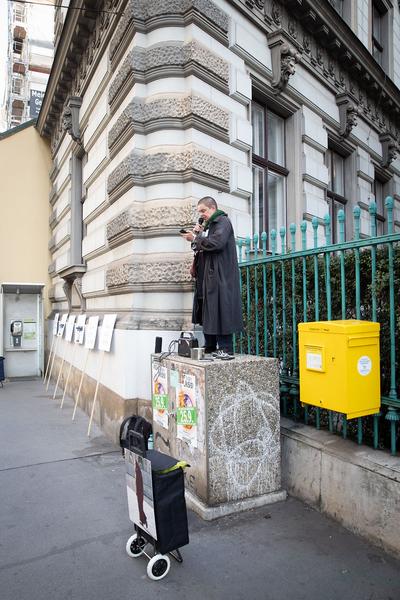"Is this the real life? Is this just fantasy?" Temporäre Kunstprojekte im öffentlichen Raum der Josefstadt (Josefstädter Plätzefest, 18.9.2020) https://www.koer.or.at/projekte/josefstaedter-plaetzefest | Foto: eSeL Foto: eSeL.at - Lorenz Seidler