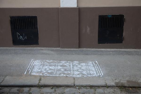 "Is this the real life? Is this just fantasy?" Temporäre Kunstprojekte im öffentlichen Raum der Josefstadt (Josefstädter Plätzefest, 18.9.2020) https://www.koer.or.at/projekte/josefstaedter-plaetzefest | Foto: eSeL Foto: eSeL.at - Lorenz Seidler