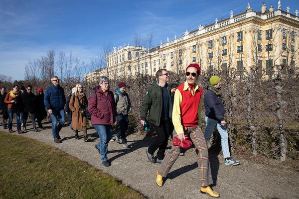 Barbara Kraus: Johnny geht spazieren (15.2.2020, Schlosspark Schönbrunn) https://tqw.at/event/johnny-geht-spazieren-kraus | Foto: eseL Foto: eSeL.at - Lorenz Seidler