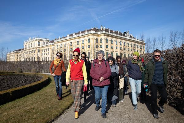 Barbara Kraus: Johnny geht spazieren (15.2.2020, Schlosspark Schönbrunn) https://tqw.at/event/johnny-geht-spazieren-kraus | Foto: eseL Foto: eSeL.at - Lorenz Seidler