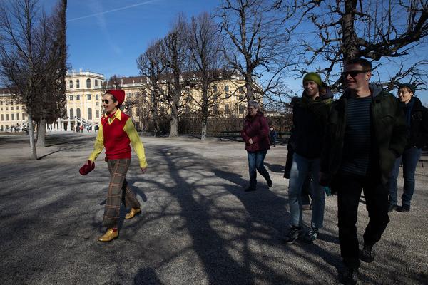 Barbara Kraus: Johnny geht spazieren (15.2.2020, Schlosspark Schönbrunn) https://tqw.at/event/johnny-geht-spazieren-kraus | Foto: eseL Foto: eSeL.at - Lorenz Seidler