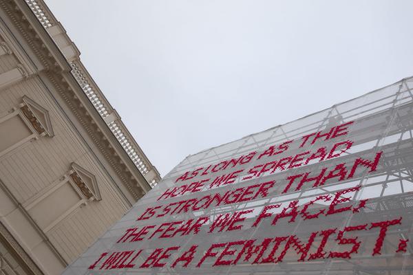 Künstlerhaus Wien: Katharina Cibulka - SOLANGE/AS LONG AS (Enthüllung / Aufbau, 1.12.2020) https://esel.at/termin/107783/solange-as-long-as-am-gebude-des-knstlerhauses | Foto: eSeL Foto: eSeL.at - Lorenz Seidler