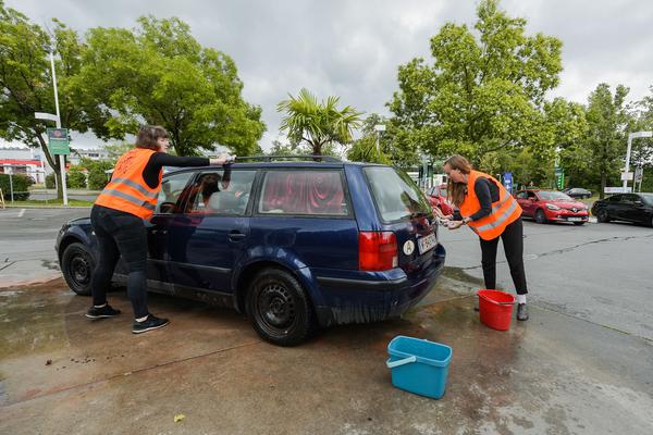 KÖR: Mein letztes Auto (Tankstelle, Triester Strasse 104, 18.7.) https://esel.at/termin/106264 | Foto: eSeL.at Joanna Pianka Foto: eSeL.at - Joanna Pianka