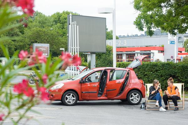 KÖR: Mein letztes Auto (Tankstelle, Triester Strasse 104, 18.7.) https://esel.at/termin/106264 | Foto: eSeL.at Joanna Pianka Foto: eSeL.at - Joanna Pianka