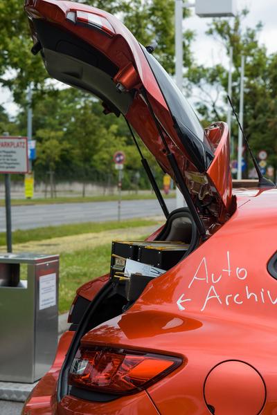 KÖR: Mein letztes Auto (Tankstelle, Triester Strasse 104, 18.7.) https://esel.at/termin/106264 | Foto: eSeL.at Joanna Pianka Foto: eSeL.at - Joanna Pianka