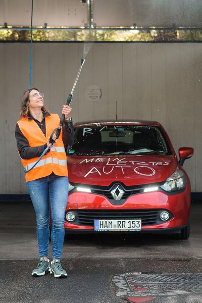 KÖR: Mein letztes Auto (Tankstelle, Triester Strasse 104, 18.7.) https://esel.at/termin/106264 | Foto: eSeL.at Joanna Pianka Foto: eSeL.at - Joanna Pianka