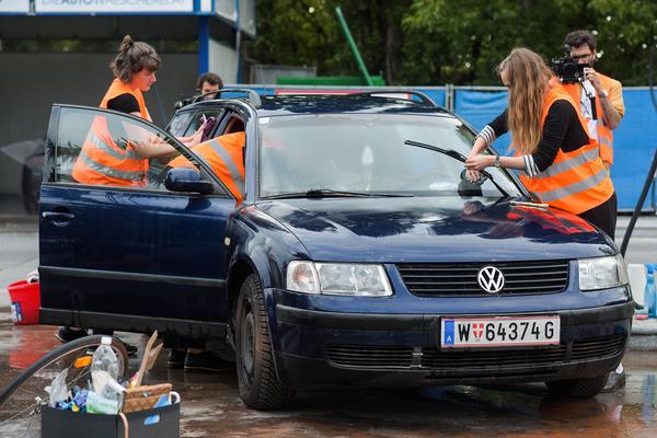 KÖR: Mein letztes Auto (Tankstelle, Triester Strasse 104, 18.7.) https://esel.at/termin/106264 | Foto: eSeL.at Joanna Pianka Foto: eSeL.at - Joanna Pianka
