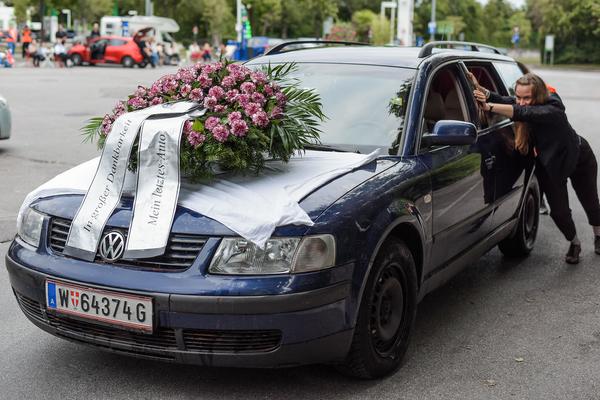 KÖR: Mein letztes Auto (Tankstelle, Triester Strasse 104, 18.7.) https://esel.at/termin/106264 | Foto: eSeL.at Joanna Pianka Foto: eSeL.at - Joanna Pianka
