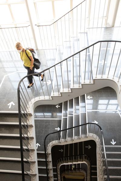 Parallel Vienna 2020 (Rudolf Sallinger Platz 3, 22.- 27.9.2020) https://esel.at/termin/105920 | Foto: eSeL Foto: eSeL.at - Lorenz Seidler