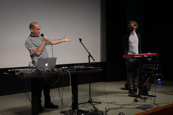 Belvedere 21: Public Program "Kiss and tell" (17.9.2020) https://www.belvedere.at/public-program-gemeinsame-wagnisse | Foto: eSeL Foto: eSeL.at - Lorenz Seidler