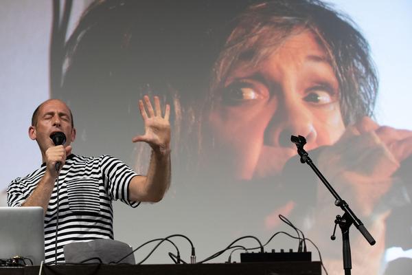 Belvedere 21: Public Program "Kiss and tell" (17.9.2020) https://www.belvedere.at/public-program-gemeinsame-wagnisse | Foto: eSeL Foto: eSeL.at - Lorenz Seidler