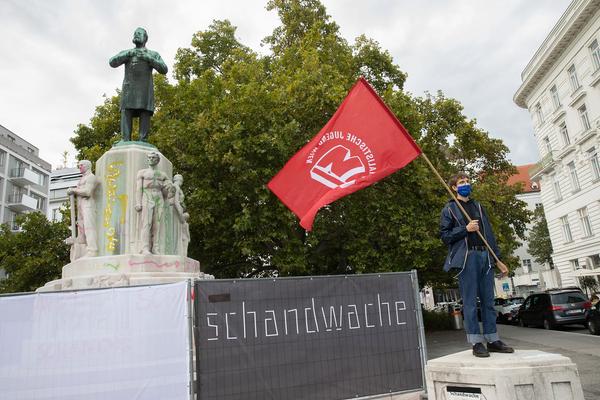 Karl Lueger Denkmal: Lueger links liegen lassen (5.10. - 11.10.2020) https://esel.at/termin/107171 | Foto: eSeL Foto: eSeL.at - Lorenz Seidler