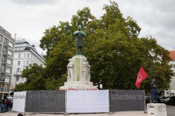 Karl Lueger Denkmal: Lueger links liegen lassen (5.10. - 11.10.2020) https://esel.at/termin/107171 | Foto: eSeL Foto: eSeL.at - Lorenz Seidler