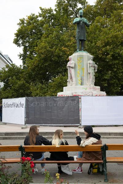 Karl Lueger Denkmal: Lueger links liegen lassen (5.10. - 11.10.2020) https://esel.at/termin/107171 | Foto: eSeL Foto: eSeL.at - Lorenz Seidler