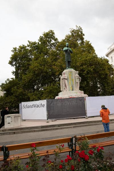 Karl Lueger Denkmal: Lueger links liegen lassen (5.10. - 11.10.2020) https://esel.at/termin/107171 | Foto: eSeL Foto: eSeL.at - Lorenz Seidler
