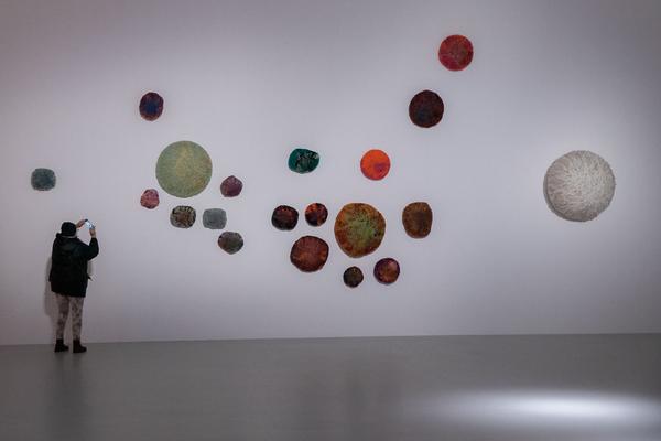 MAK: Sheila Hicks (9.12.2020 - 18.4.2021) https://mak.at/sheilahicks | Foto: eSeL Foto: eSeL.at - Lorenz Seidler