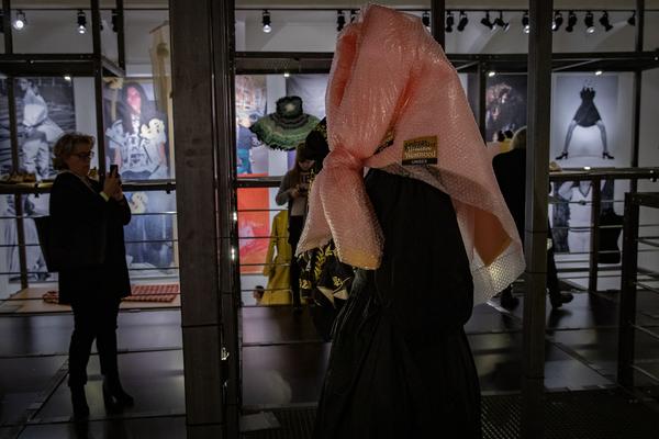 MAK: Show Off. Austrian Fashion Design (14.2. - 12.7.2020, Eröffnung) https://www.mak.at/showoff | Foto: eSeL Foto: eSeL.at - Lorenz Seidler