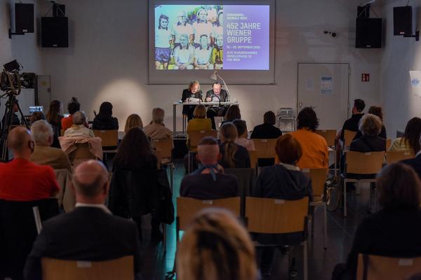 Sprachspiel. Biennale West: 425 Jahre Wiener Gruppe. (Alte Schieberkammer, 18.9.2020) https://esel.at/termin/106789 | Foto: eSeL.at - Joanna Pianka Foto: eSeL.at - Joanna Pianka