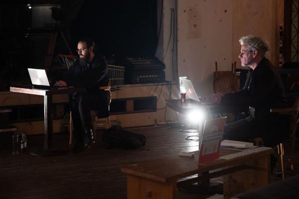 Nomad Theatre. Habitat - Realisimulation einer Mission (Spitzer, 6.11.2020) http://nomad-theatre.eu/15035785.0 | Foto: eSeL Foto: eSeL.at - Lorenz Seidler