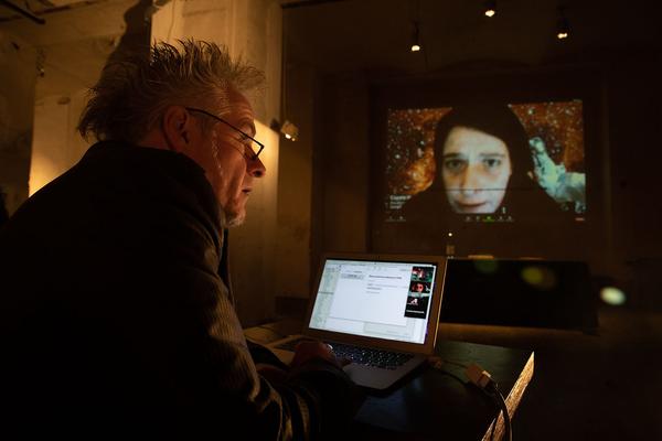 Nomad Theatre. Habitat - Realisimulation einer Mission (Spitzer, 6.11.2020) http://nomad-theatre.eu/15035785.0 | Foto: eSeL Foto: eSeL.at - Lorenz Seidler
