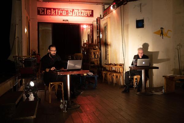 Nomad Theatre. Habitat - Realisimulation einer Mission (Spitzer, 6.11.2020) http://nomad-theatre.eu/15035785.0 | Foto: eSeL Foto: eSeL.at - Lorenz Seidler