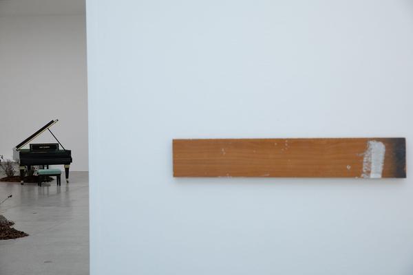 Secession: Verena Dengler. Die Galeristin und der schöne Antikapitalist auf der Gothic G’stettn (Corona Srezessionsession Dengvid-20 🙂) (2.7. - 6.9.2020) https://esel.at/termin/106124 | Foto: eSeL Foto: eSeL.at - Lorenz Seidler