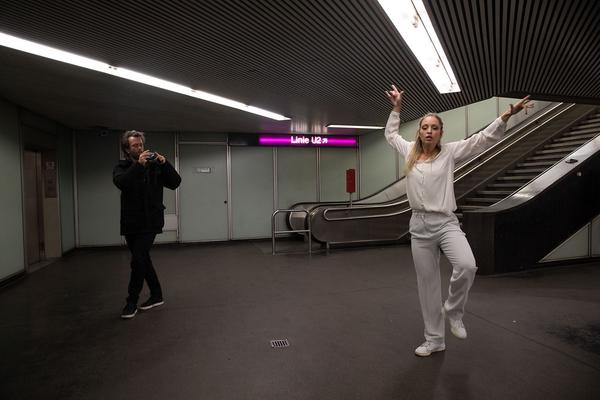 Red Carpet Showroom Karlsplatz:  Silke Grabinger & Meinrad Hofer  - VI! the continuous state of suspense ( 12.2.2020, Eröffnung) https://esel.at/termin/104995 | Foto: eSeL Foto: eSeL.at - Lorenz Seidler