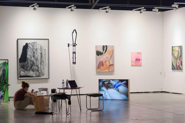 Vienna Contemporary 2020 (Marx Halle, 24.9. - 27.9.2020) https://esel.at/termin/104490 | Foto: eSeL Foto: eSeL.at - Joanna Pianka