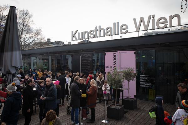 Kunsthalle Wien: … von Brot, Wein, Autos, Sicherheit und Frieden (Karlsplatz, 8.3.2020, Eröffnung) https://kunsthallewien.at/veranstaltung/von-brot-wein-autos-sicherheit-und-frieden | Foto: eSeL Foto: eSeL.at - Lorenz Seidler