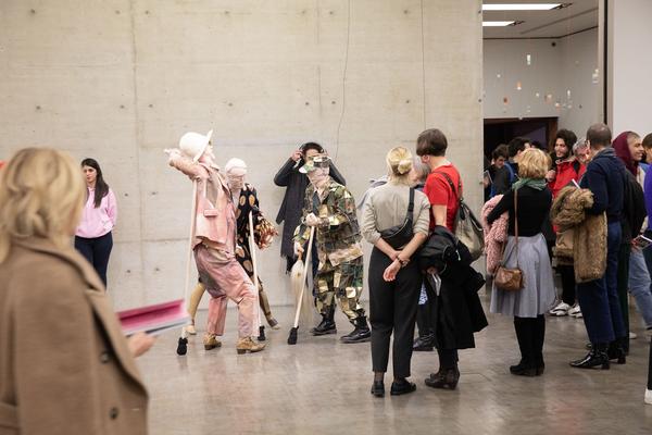 Kunsthalle Wien: … von Brot, Wein, Autos, Sicherheit und Frieden (8.3.2020, Eröffnung) https://kunsthallewien.at/veranstaltung/von-brot-wein-autos-sicherheit-und-frieden | Foto: eSeL Foto: eSeL.at - Lorenz Seidler