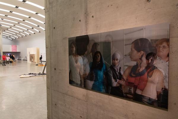 Kunsthalle Wien: … von Brot, Wein, Autos, Sicherheit und Frieden (8.3.2020, Eröffnung) https://kunsthallewien.at/veranstaltung/von-brot-wein-autos-sicherheit-und-frieden | Foto: eSeL Foto: eSeL.at - Lorenz Seidler
