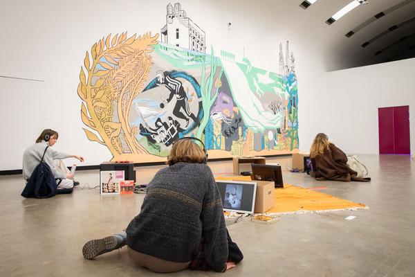 Kunsthalle Wien: … von Brot, Wein, Autos, Sicherheit und Frieden (8.3.2020, Eröffnung) https://kunsthallewien.at/veranstaltung/von-brot-wein-autos-sicherheit-und-frieden | Foto: eSeL Foto: eSeL.at - Lorenz Seidler