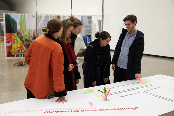 Kunsthalle Wien: … von Brot, Wein, Autos, Sicherheit und Frieden (8.3.2020, Eröffnung) https://kunsthallewien.at/veranstaltung/von-brot-wein-autos-sicherheit-und-frieden | Foto: eSeL Foto: eSeL.at - Lorenz Seidler