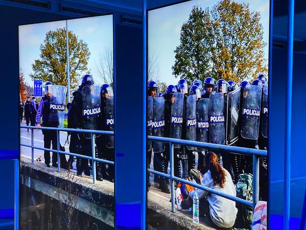 Kunsthalle Wien: … von Brot, Wein, Autos, Sicherheit und Frieden (8.3.2020, Eröffnung) https://kunsthallewien.at/veranstaltung/von-brot-wein-autos-sicherheit-und-frieden | Foto: eSeL
