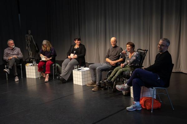 Tanzquartier Wien: Wir gehen erst, wenn wir gekommen sind. Ein Gespräch über 30 Jahre künstlerische Arbeit von Barbara Kraus. (22.2.2020) https://esel.at/termin/104944 | Foto: eSeL Foto: eSeL.at - Lorenz Seidler