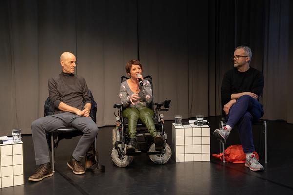 Tanzquartier Wien: Wir gehen erst, wenn wir gekommen sind. Ein Gespräch über 30 Jahre künstlerische Arbeit von Barbara Kraus. (22.2.2020) https://esel.at/termin/104944 | Foto: eSeL Foto: eSeL.at - Lorenz Seidler