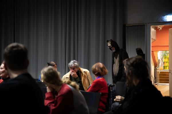 Tanzquartier Wien: Wir gehen erst, wenn wir gekommen sind. Ein Gespräch über 30 Jahre künstlerische Arbeit von Barbara Kraus. (22.2.2020) https://esel.at/termin/104944 | Foto: eSeL Foto: eSeL.at - Lorenz Seidler