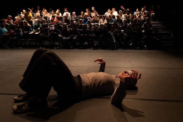 Tanzquartier Wien: Barbara Kraus - Wer will kann gehen (22.2.2020) https://esel.at/termin/104944 | Foto: eSeL Foto: eSeL.at - Lorenz Seidler