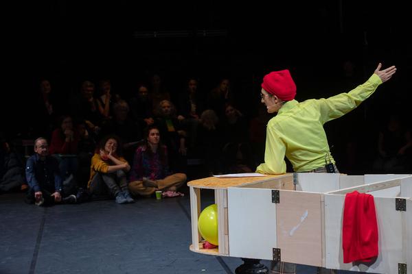 Tanzquartier Wien: Barbara Kraus - Wer will kann gehen (22.2.2020) https://esel.at/termin/104944 | Foto: eSeL Foto: eSeL.at - Lorenz Seidler