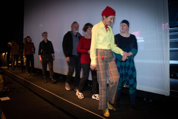 Tanzquartier Wien: Barbara Kraus - Wer will kann gehen (22.2.2020) https://esel.at/termin/104944 | Foto: eSeL Foto: eSeL.at - Lorenz Seidler