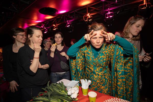 Tanzquartier Wien: Barbara Kraus - Wer will kann gehen (22.2.2020) https://esel.at/termin/104944 | Foto: eSeL Foto: eSeL.at - Lorenz Seidler