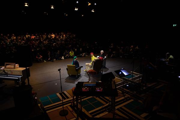 Tanzquartier Wien: Barbara Kraus - Wer will kann gehen (22.2.2020) https://esel.at/termin/104944 | Foto: eSeL Foto: eSeL.at - Lorenz Seidler