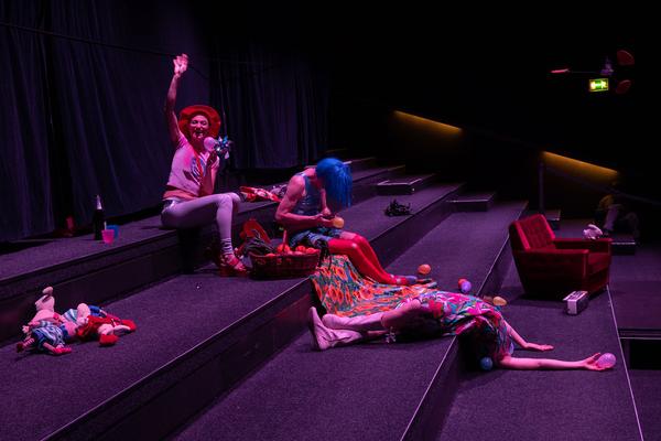 Tanzquartier Wien: Barbara Kraus - Wer will kann gehen (22.2.2020) https://esel.at/termin/104944 | Foto: eSeL Foto: eSeL.at - Lorenz Seidler